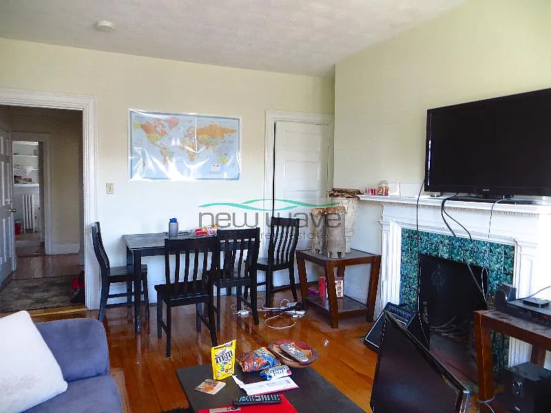 2 bed, 650 sqft, $3,600 — Photo 4