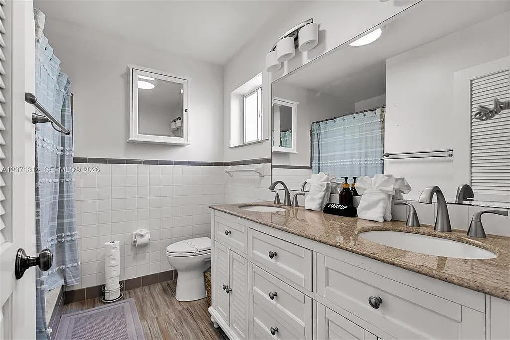 4 bed, 2.0 bath, 2202 sqft, $5,550 — Photo 3