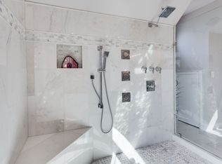 2015 S Arlington Ridge Rd, Arlington, VA 22202