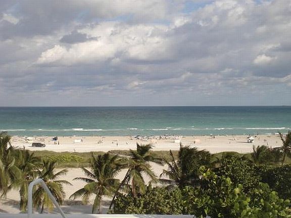 2nd image of 1060 Ocean Dr #D209