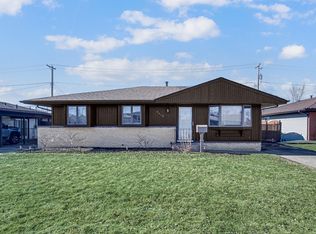 9410 Farmer Dr, Highland, IN 46322