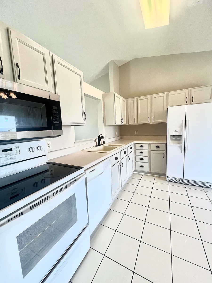Building Photo - 4555 Cove Point