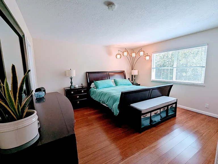 2023 Sterling Ave — Photo 7