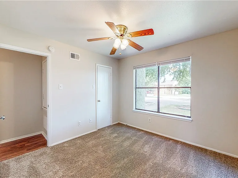 303 Manuel Dr #B — Photo 17