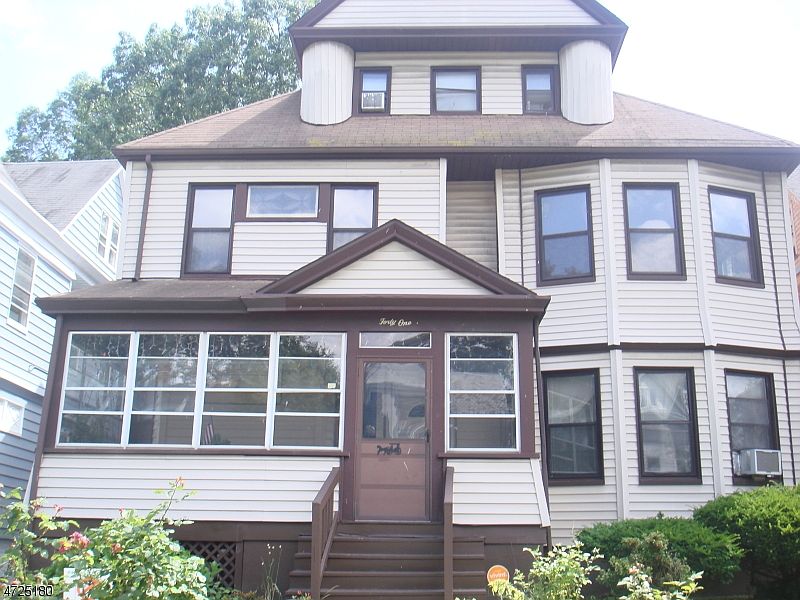 1st image of 41 Beech St #2