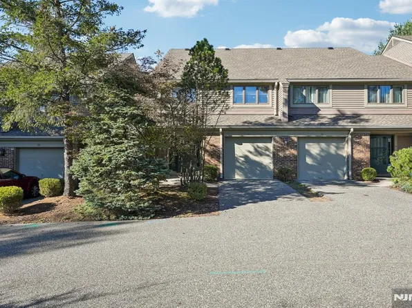 97 Frost Ln, Mahwah, NJ 07430