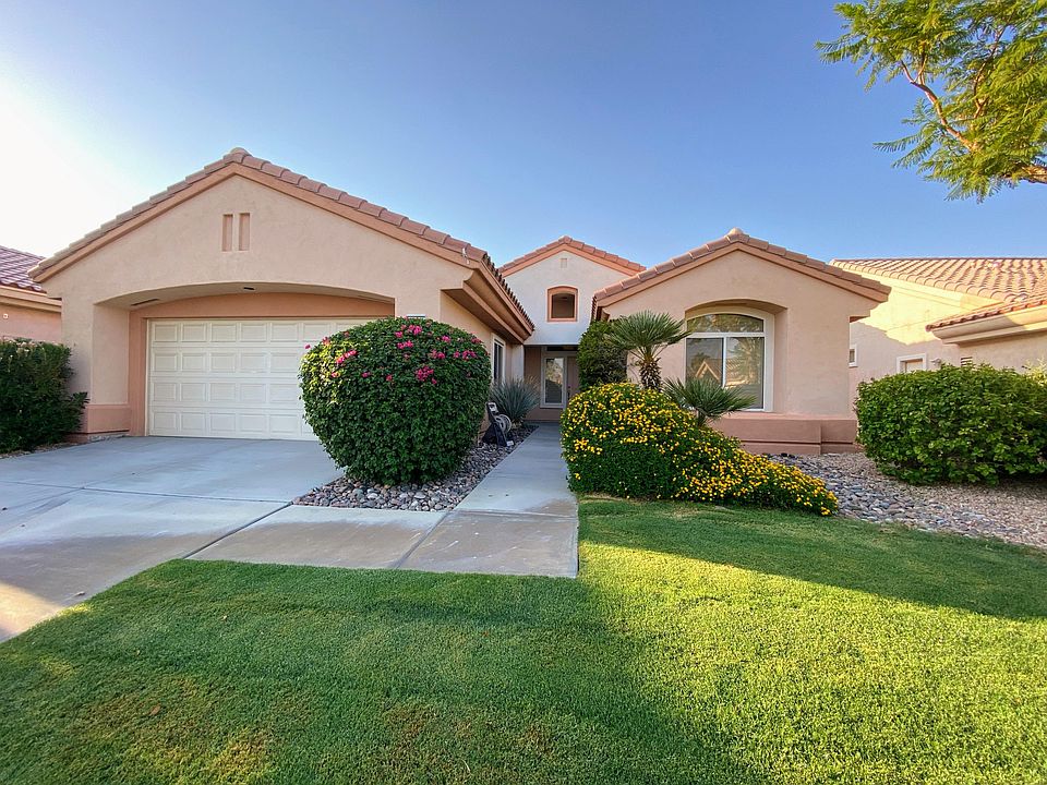 1st image of 78946 Edgebrook Ln