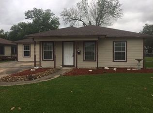 909 Ridgecrest St, Angleton, TX 77515