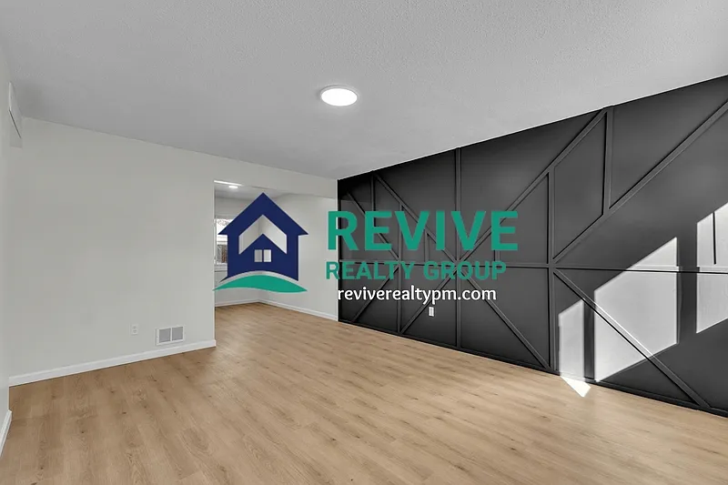 3 bed, 1.0 bath, 1054 sqft, $1,495 — Photo 4