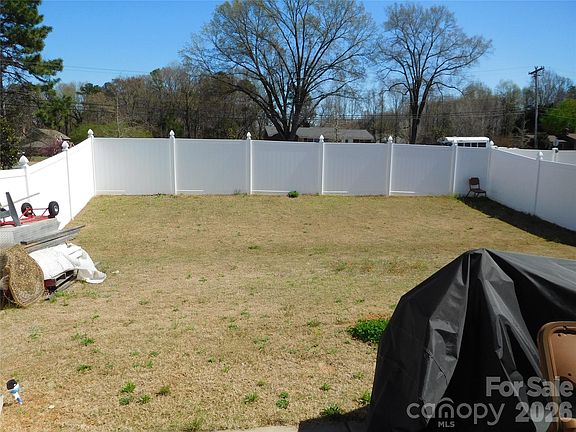 5th image of 8112 Clairwood Dr
