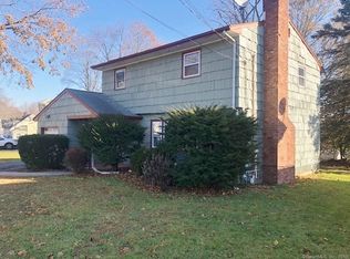 102 Daniel Rd, Hamden, CT 06517