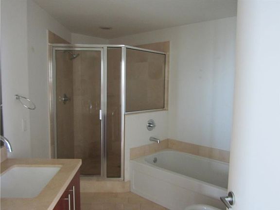 5th image of 1111 SW 1st Ave APT 3725