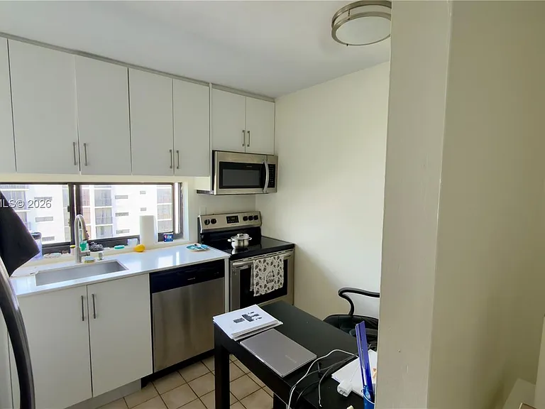 16909 N Bay Rd #907 — Photo 7