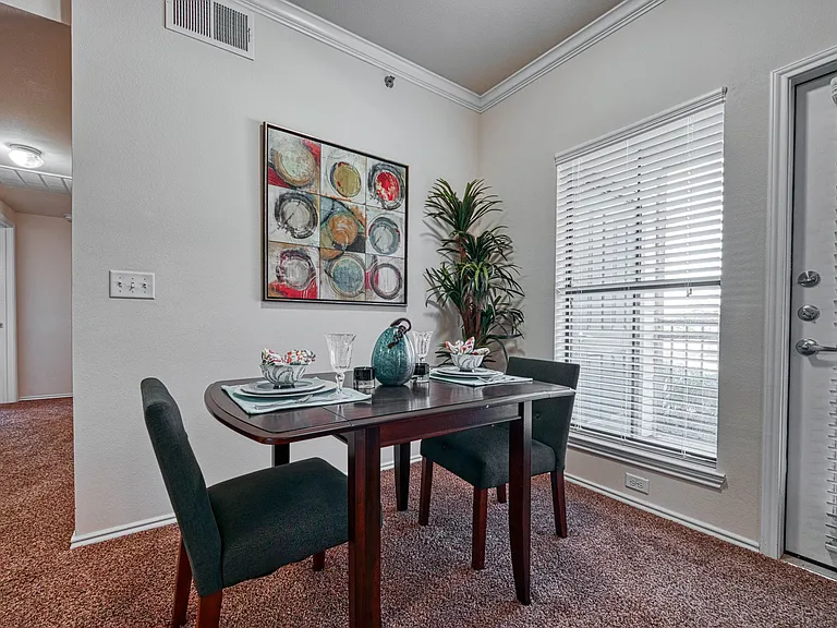 Legend Park Apartments — Photo 5