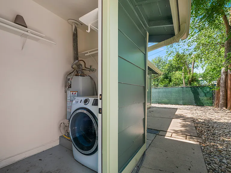 Utility room with Washer & Dryer~