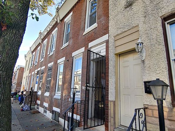 3rd image of 1826 E Clementine St