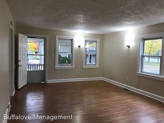 2nd image of 19 School St