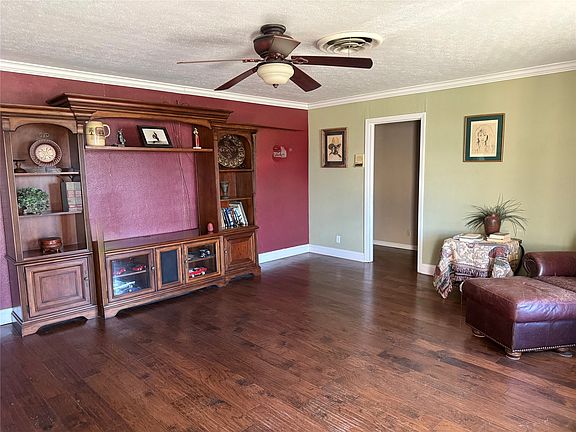 2nd image of 409 10th St