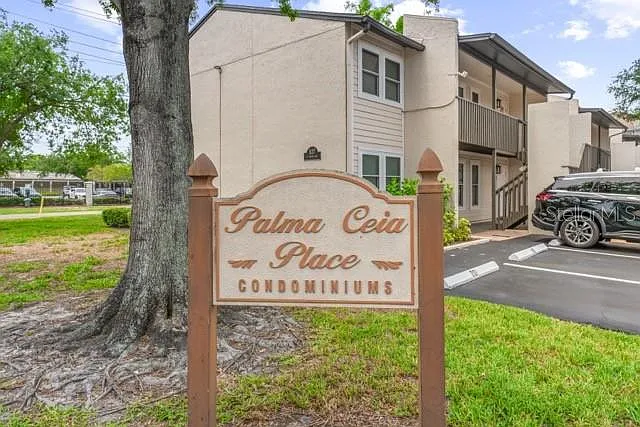 2 bed, 1.0 bath, 748 sqft, $1,700 — Photo 2
