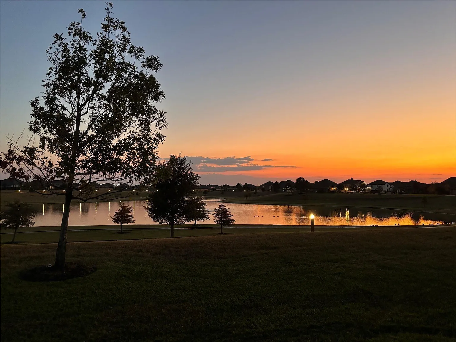 4 bed, 3.5 bath, 3644 sqft, $3,575 — Photo 3