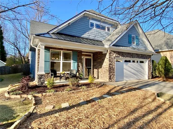 107 Deer Park Dr, Carrollton, GA 30116