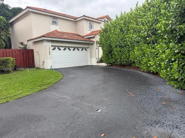 5764 NW 98th Ct, Doral, FL 33178