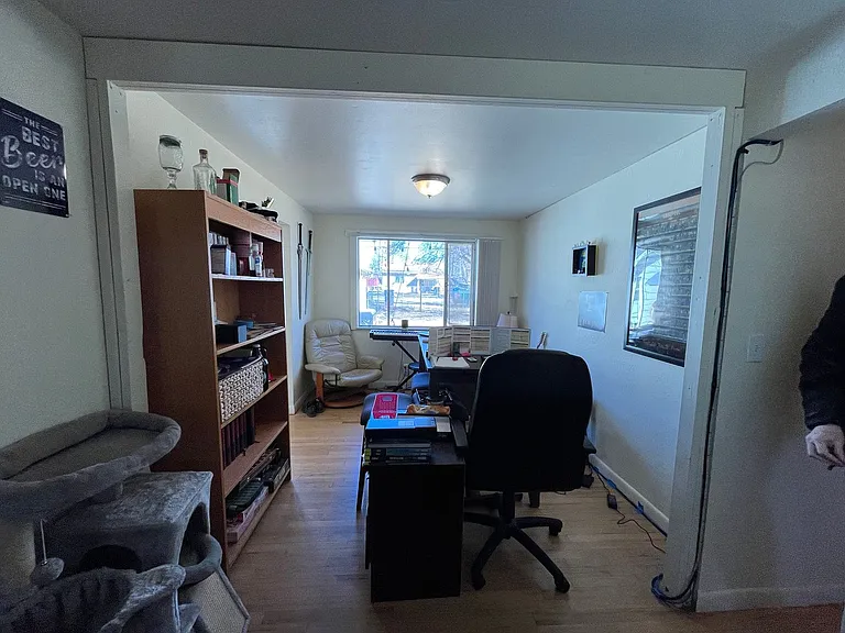 220 Bishop St — Photo 4