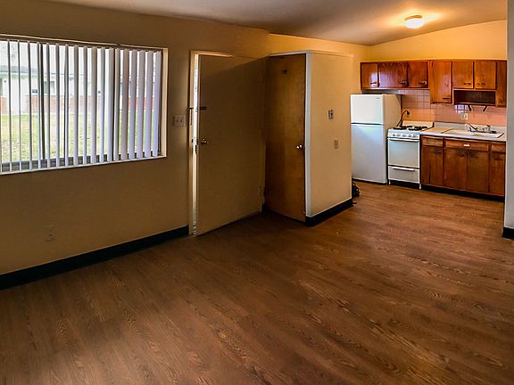 3rd image of 520-585 High Grove Blvd #2336cf9d8