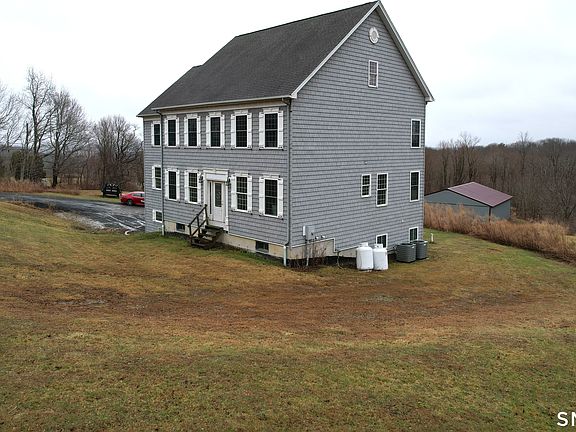 3rd image of 4 Hard Hill Road South
