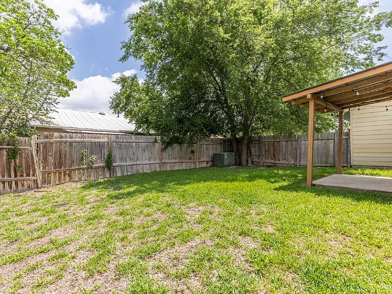 1366 Bayou Dr — Photo 27