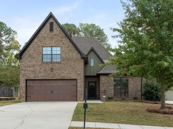 1064 Kerry Dr, Calera, AL 35040