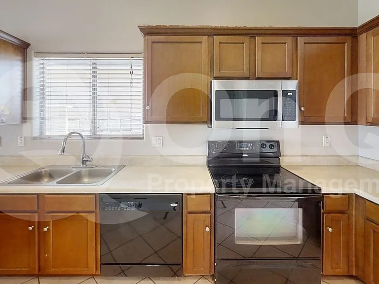 12134 W Ironwood St — Photo 4