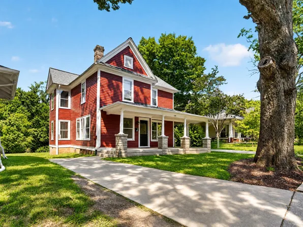 130 Tate St #A, Greensboro, NC 27403