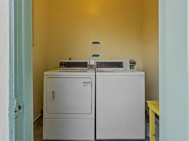 1322 S Van Ness Ave #1 — Photo 12