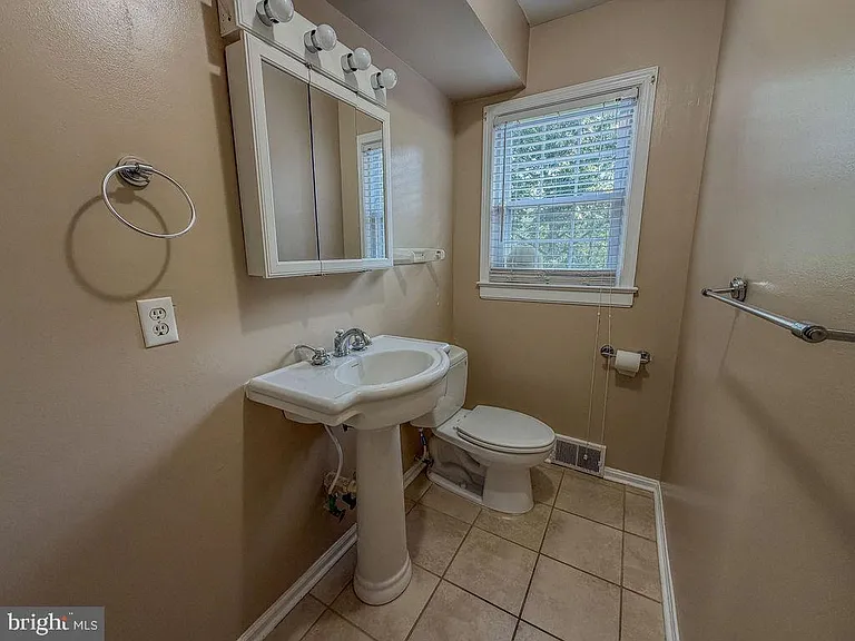 11 Hickory Ln — Photo 27