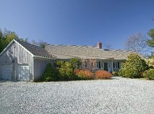 61 Barkers Island Rd, Southampton, NY 11968