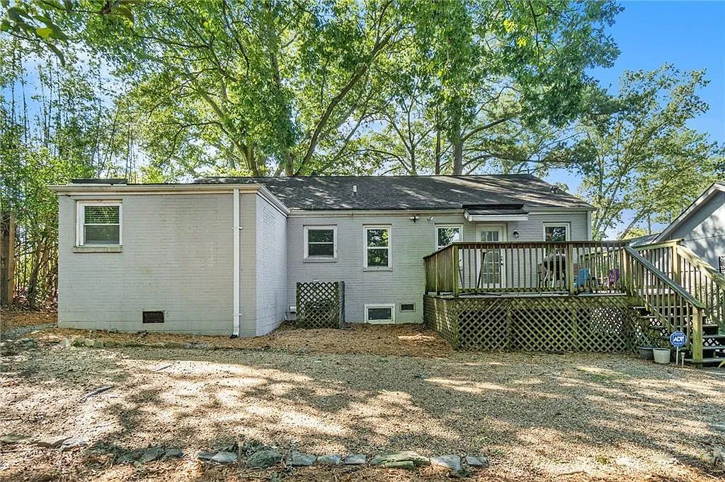 3 bed, 2.0 bath, 1416 sqft, $4,000 — Photo 3