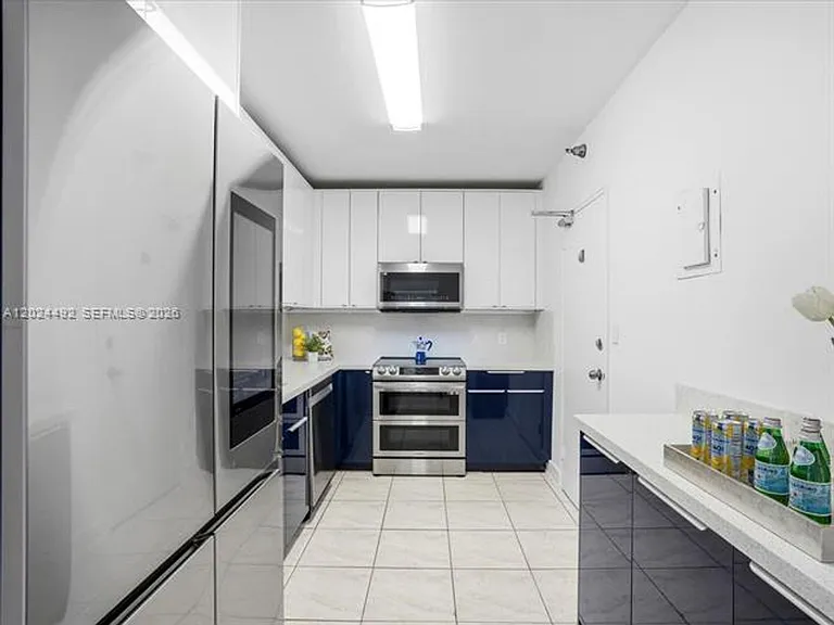 10185 Collins Ave #703 — Photo 8