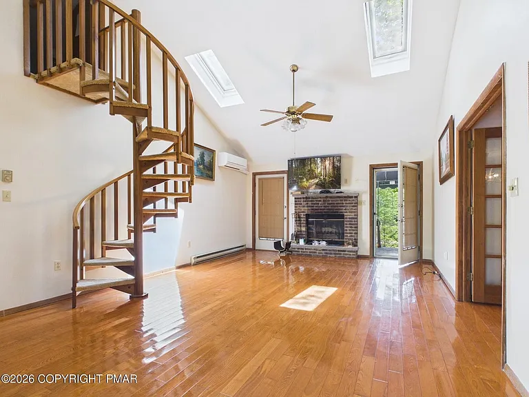 4167 Forest Dr — Photo 4