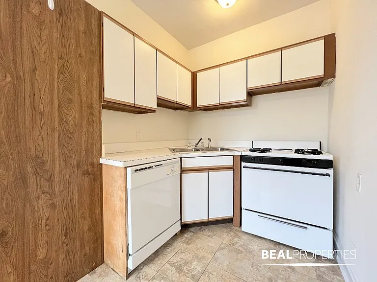 353 Park Ave #5 — Photo 8