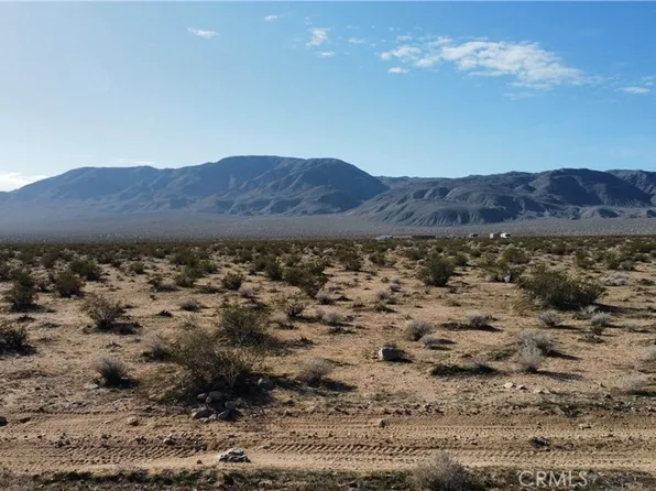 42 Old Woman Springs Rd, Lucerne Valley, CA 92356