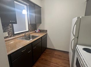 911 Old Marion Rd NE #106, Cedar Rapids, IA 52402