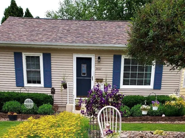 2021 31st St, Rock Island, IL 61201