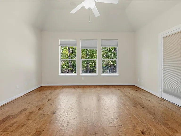 106 Lazy Springs Dr — Photo 18