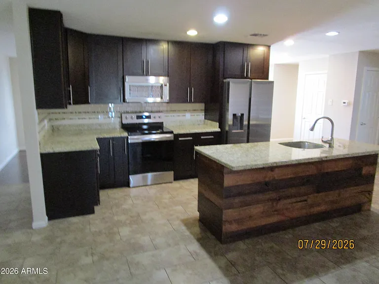 1316 E Donner Dr — Photo 6