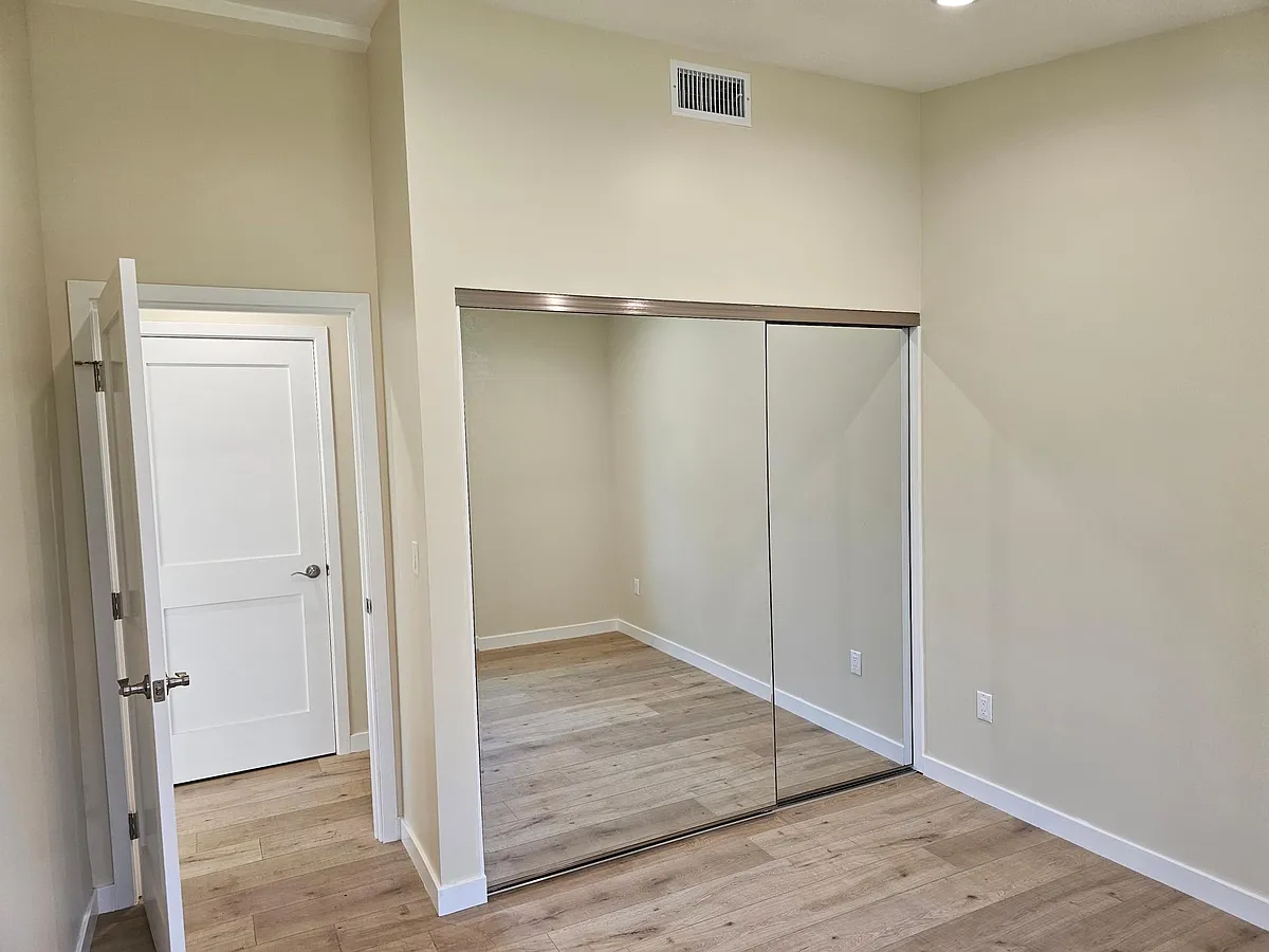 Building Photo - 17620 Los Alimos St