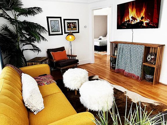 4th image of 602 N Altadena Ave