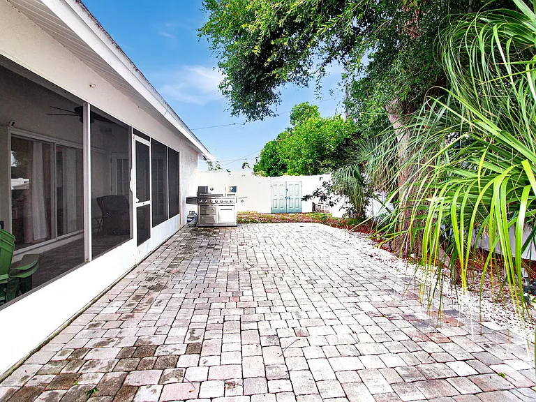 1180 Palmetto Dr — Photo 20