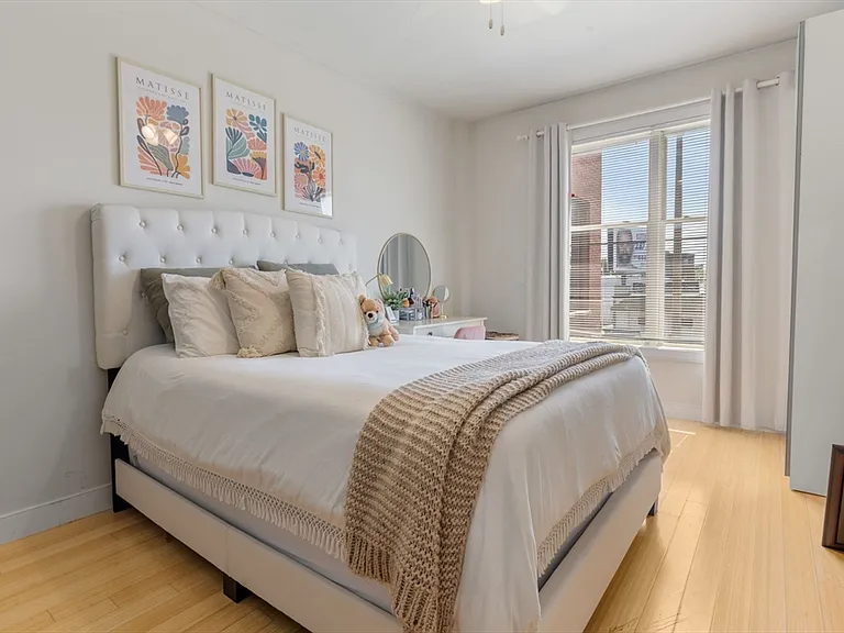 152 Old Colony Ave #10 — Photo 9