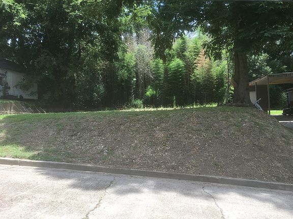 3rd image of 3717 Parkview St